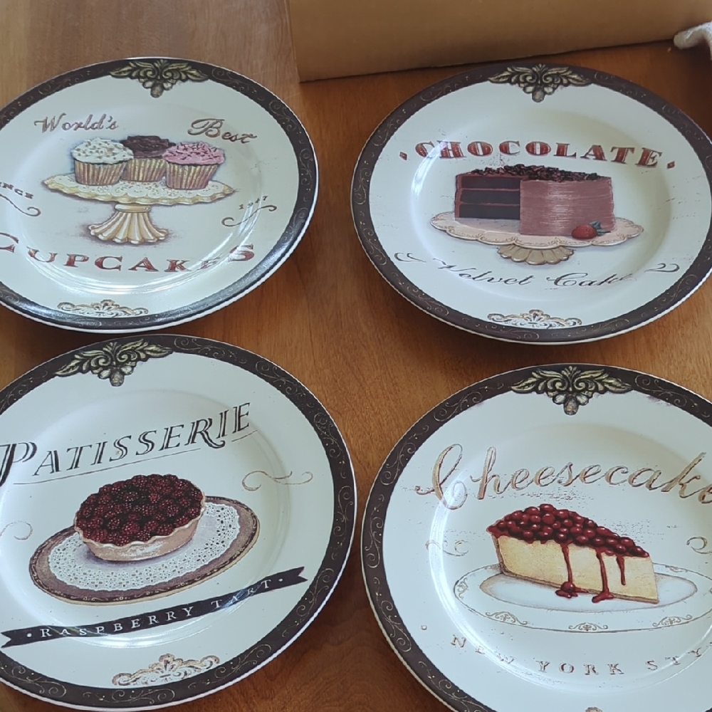 Oneida Decorative Dessert Plates - Brown and Cream